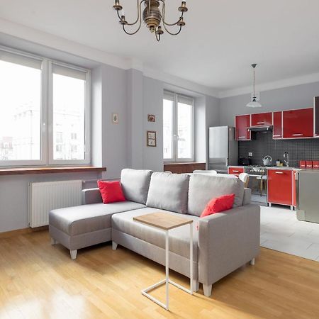 Metro Raclawicka Red Apartment วอร์ซอ ภายนอก รูปภาพ