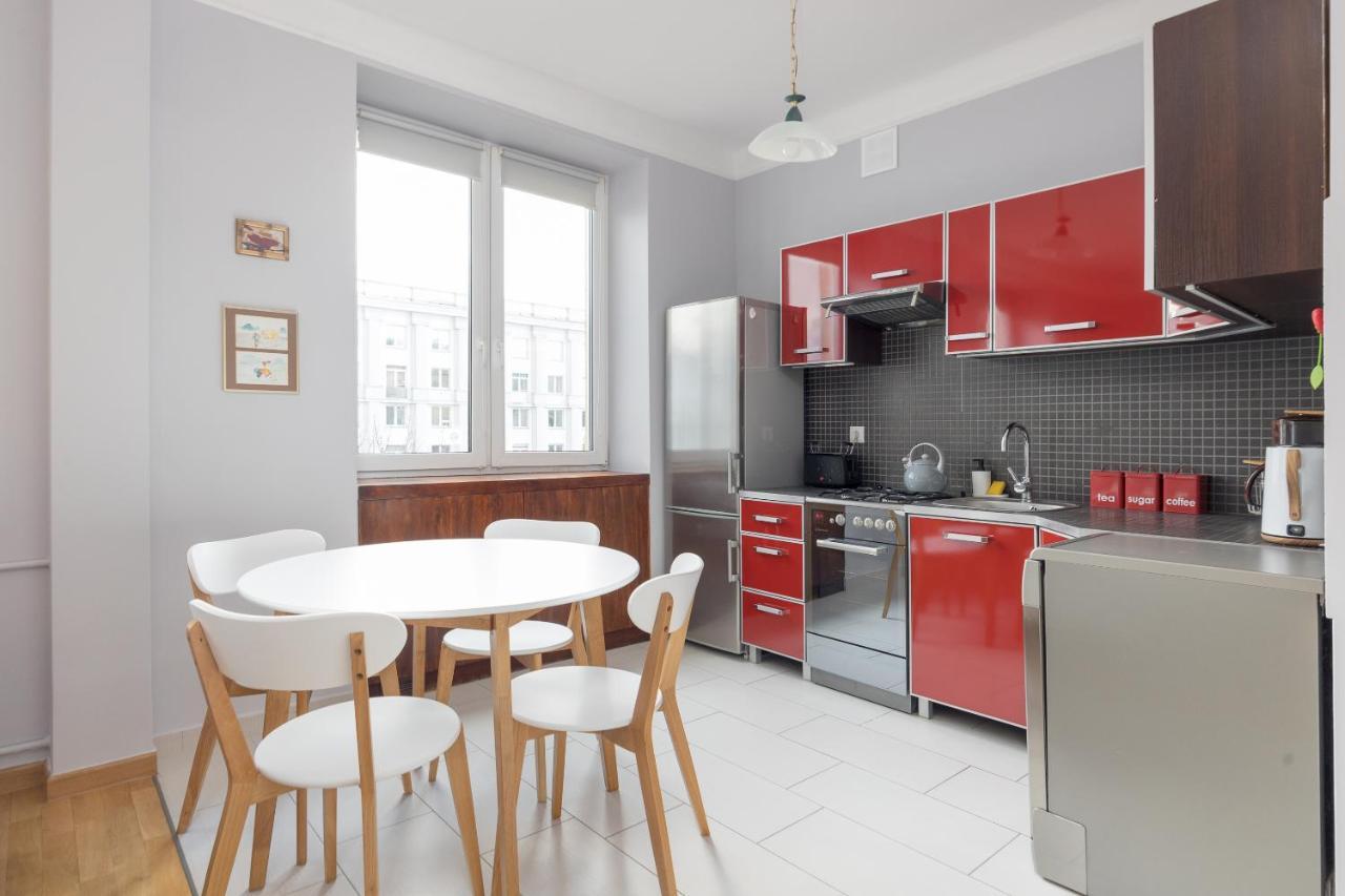 Metro Raclawicka Red Apartment วอร์ซอ ภายนอก รูปภาพ