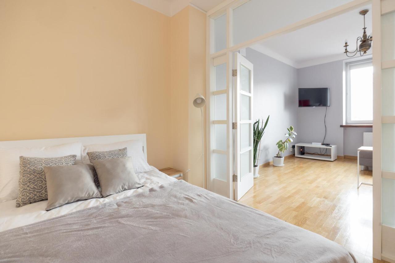 Metro Raclawicka Red Apartment วอร์ซอ ภายนอก รูปภาพ
