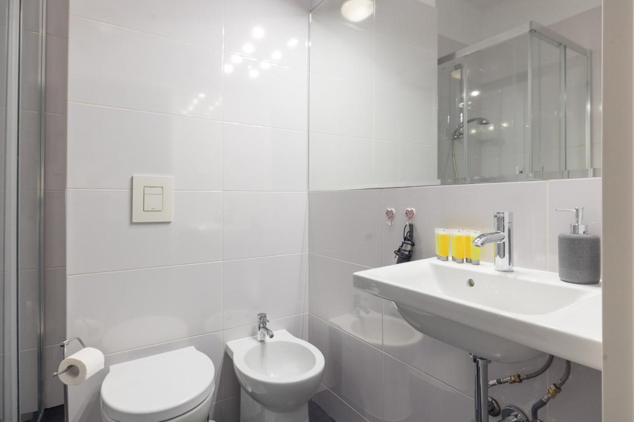 Metro Raclawicka Red Apartment วอร์ซอ ภายนอก รูปภาพ