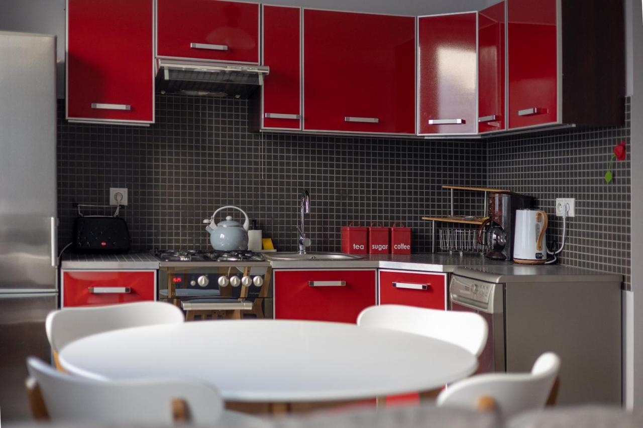 Metro Raclawicka Red Apartment วอร์ซอ ภายนอก รูปภาพ